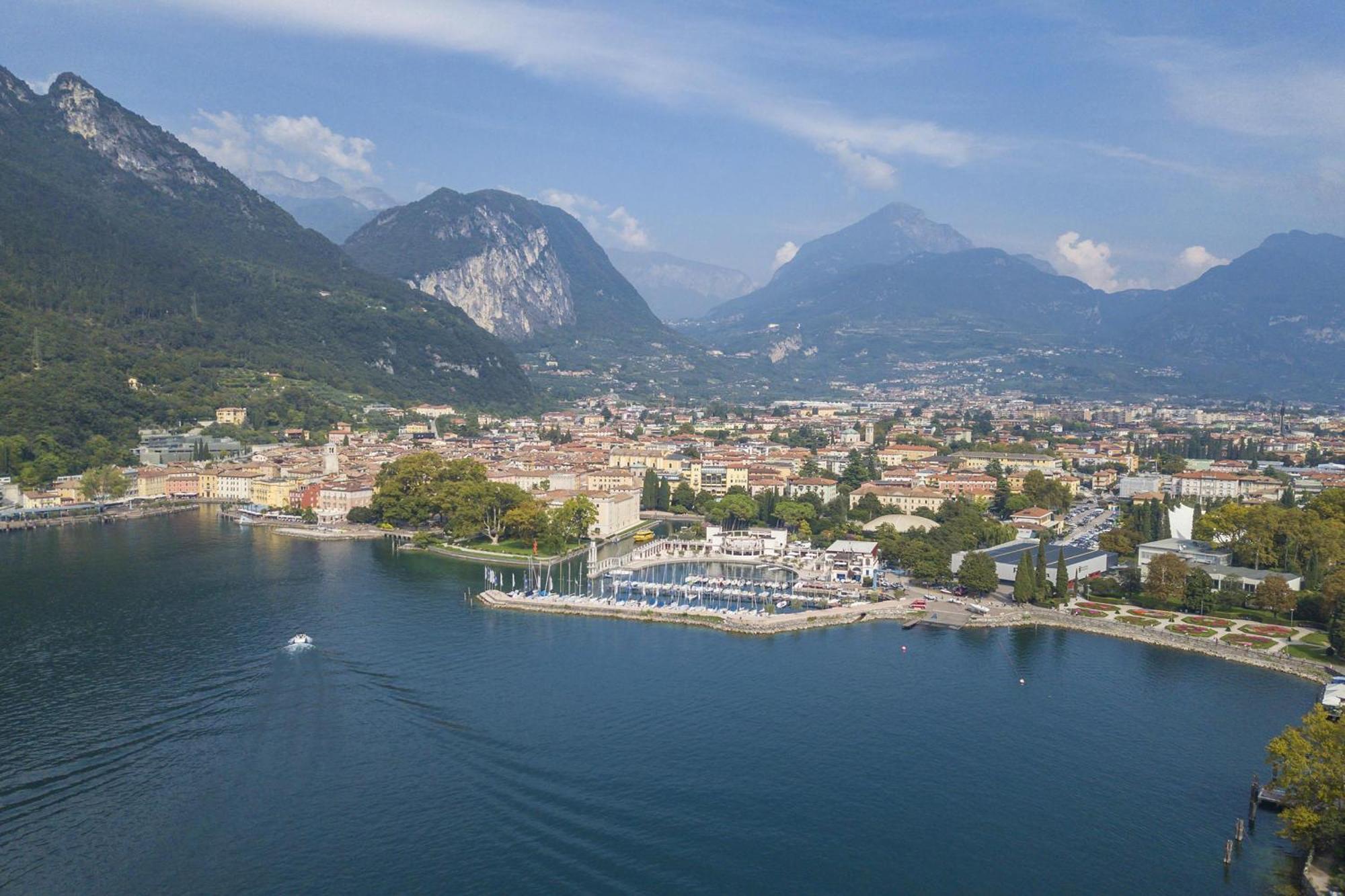 Balcone Sui Tigli Few Min From The Lake - Happy Rentals Riva del Garda Exterior photo